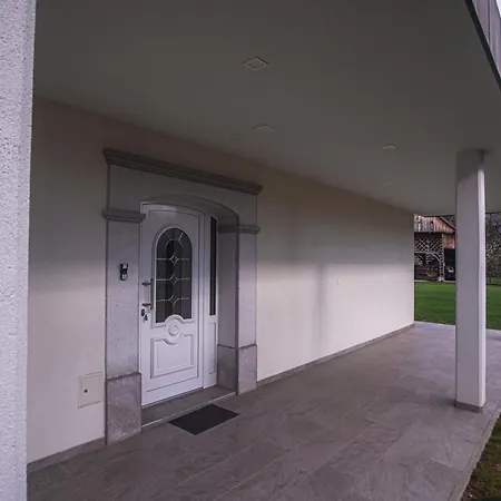 House Nizka &