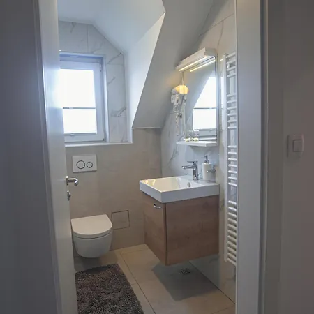 Apartman House Nizka & *