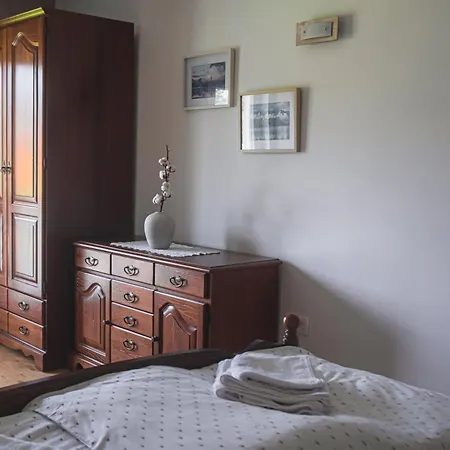 House Nizka & Apartma *