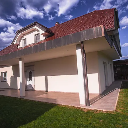 Apartman House Nizka &